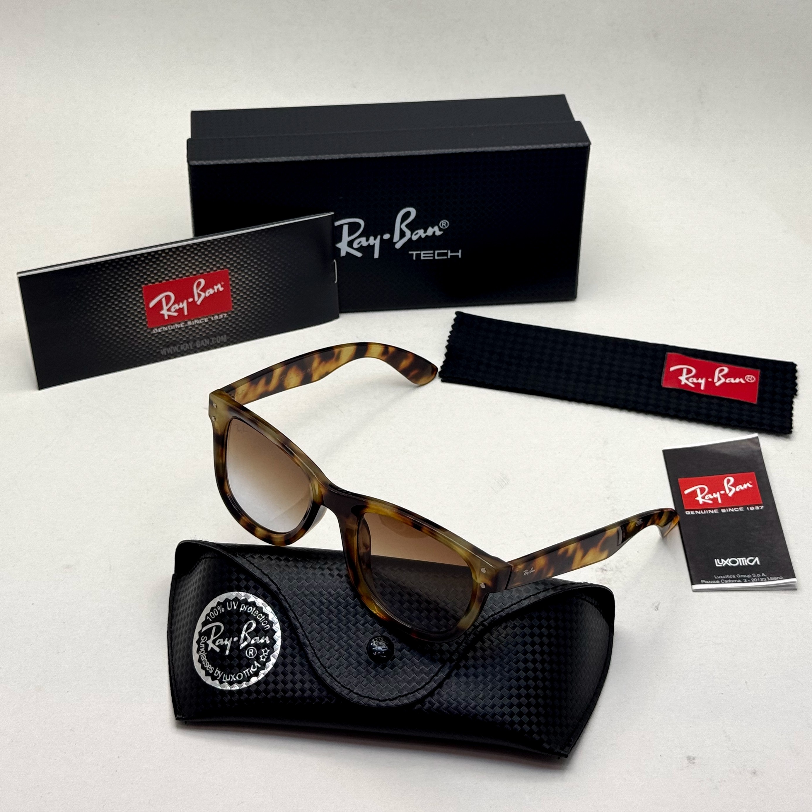 عینک آفتابی ریبن ویفرر ریورس پلنگی به همراه پک کامل rayban