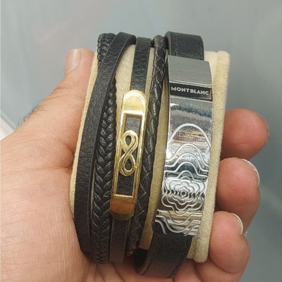دستبند چرمی قفل و پلاک استیل مردانه طرح گوچی Gucci کیفیت چرم عالی در تنوع طرح رنگ ثابت کد bn (پس کرایه)