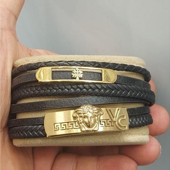 دستبند چرمی قفل و پلاک استیل مردانه طرح رولکس Rolex کیفیت چرم عالی تنوع طرح رنگ ثابت کد bn (پس کرایه)