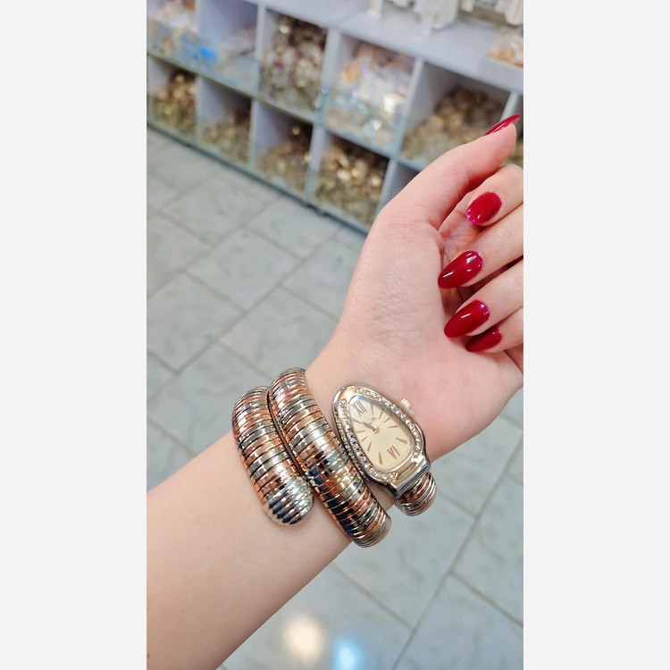 ساعت زنانه رنگ ثابت طرح ماری