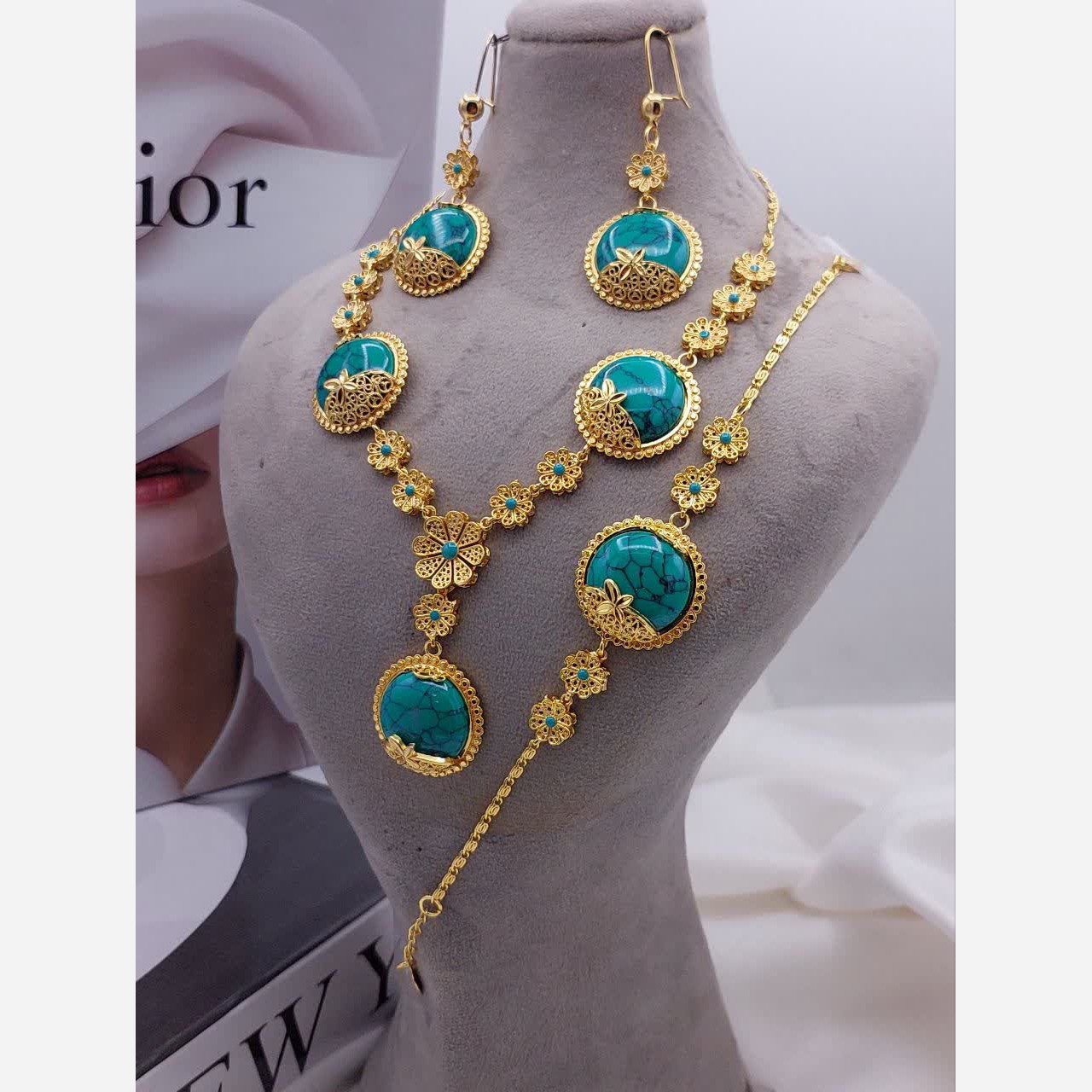 سرویس سنگدار زنانه  اصلی سبک و رنگ ثابت کیفیت عالی کد 34 ه و جدید دوام رنگ بالا