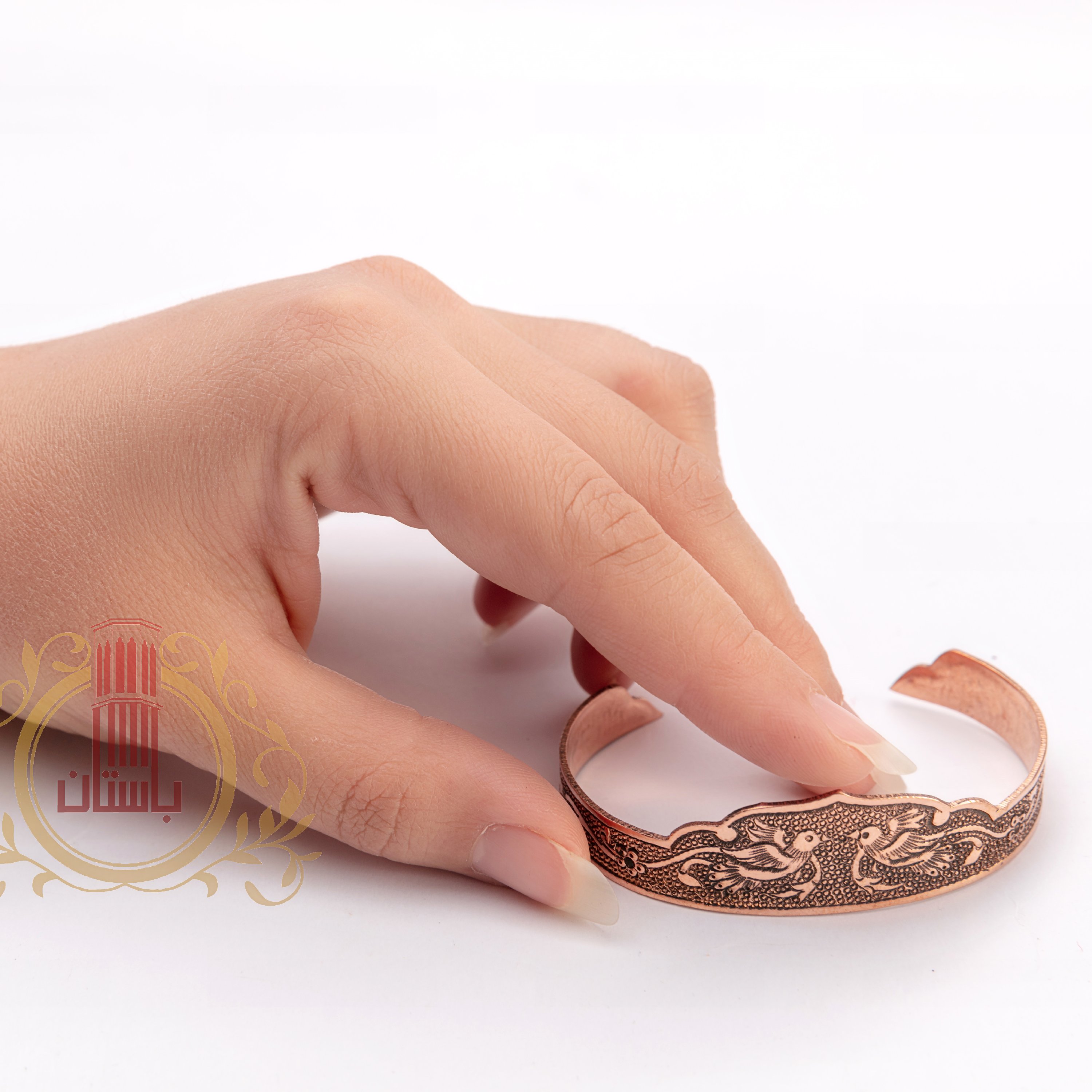دستبند مسی قلمزنی طرح گل ومرغ