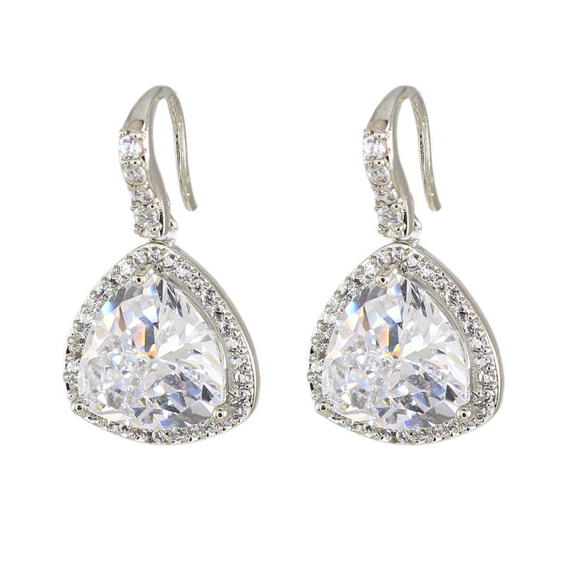 گوشواره میخی زنانه مدل عروس کد AAC1557